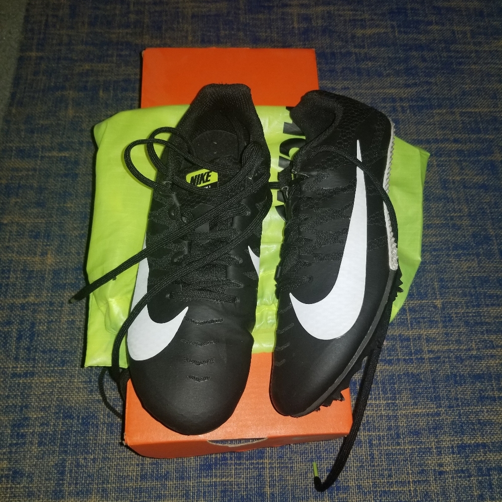 Track shoes